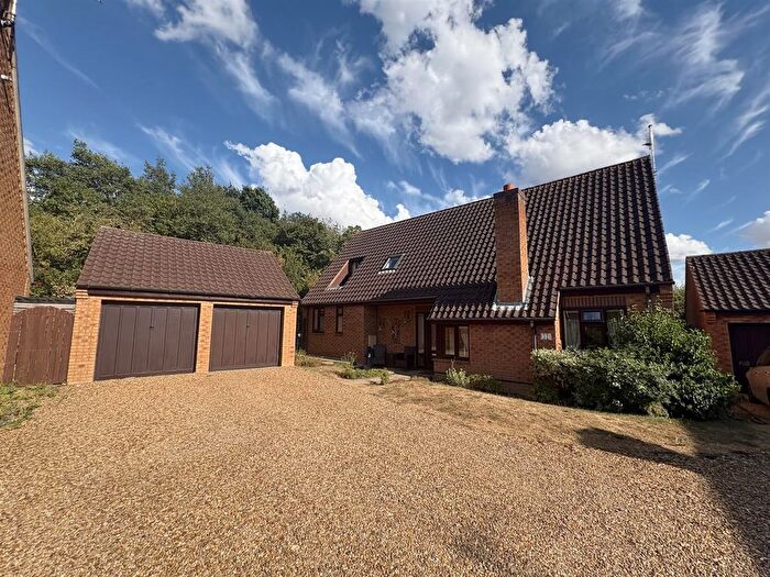 4 Bedroom Detached House For Sale In Vetchfield, Orton Brimbles, Peterborough, PE2