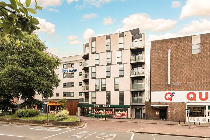 2 Bedroom Flat To Rent In Staines Road, Hounslow, TW3