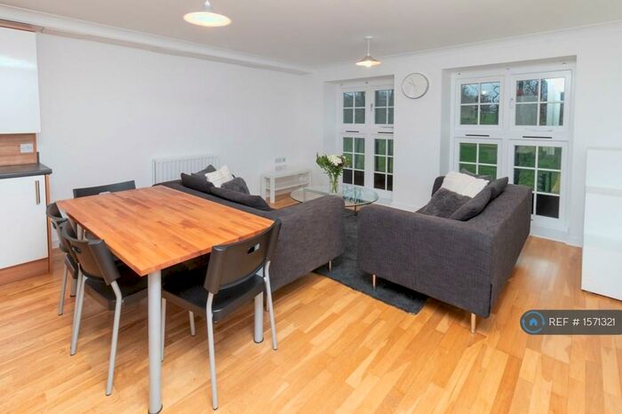 2 Bedroom Flat To Rent In Norwood Road, London, SE24