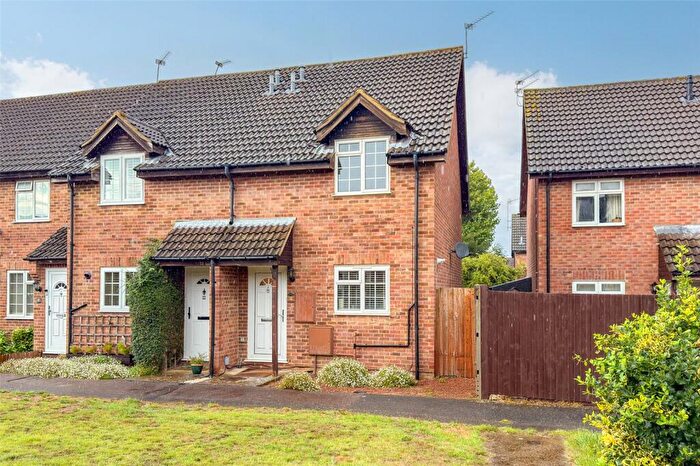 2 Bedroom End Of Terrace House For Sale In Aldbury Close, St. Albans, Hertfordshire, AL4