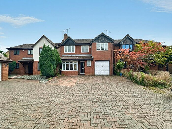 4 Bedroom Detached House To Rent In Lorimer Close, Luton, Bedfordshire, LU2
