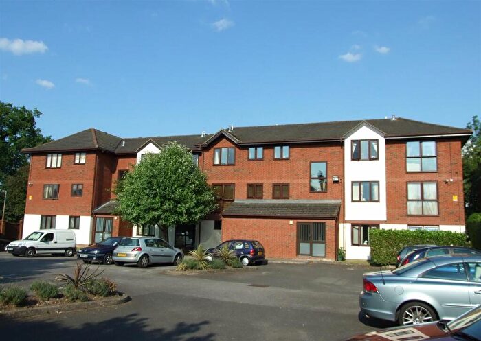 1 Bedroom Apartment To Rent In Wyvern Place, Addlestone, KT15