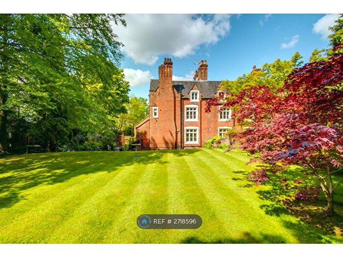 4 Bedroom Maisonette To Rent In The Woodlands, Harrow, HA1