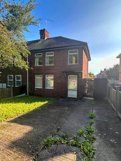 3 Bedroom End Of Terrace House To Rent In Kirkby Road, Sutton-In-Ashfield, Nottinghamshire, NG17
