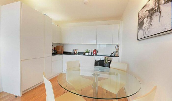 1 Bedroom Flat To Rent In Amelia Street, Elephant And Castle, London, SE17