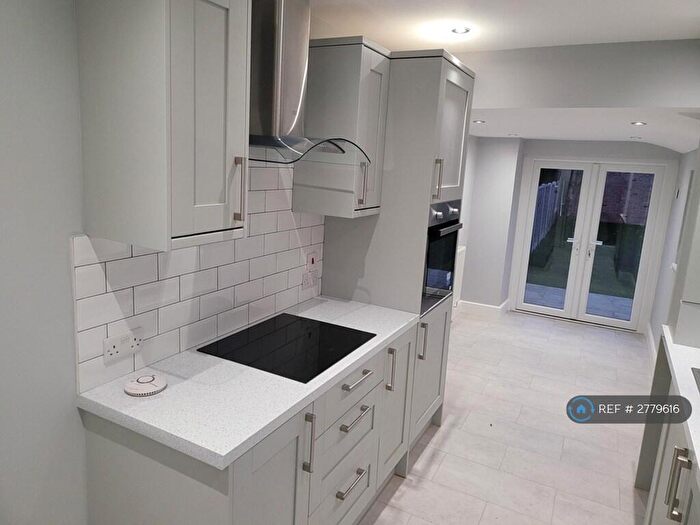 3 Bedroom Terraced House To Rent In Cromwell Road, Rushden, NN10