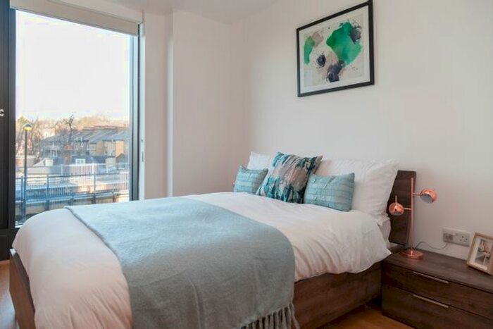 2 Bedroom Flat To Rent In Station Road, London, SE13