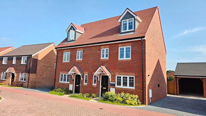 4 Bedroom Town House For Sale In Lambourn Meadows, Lower Way, Thatcham, RG19