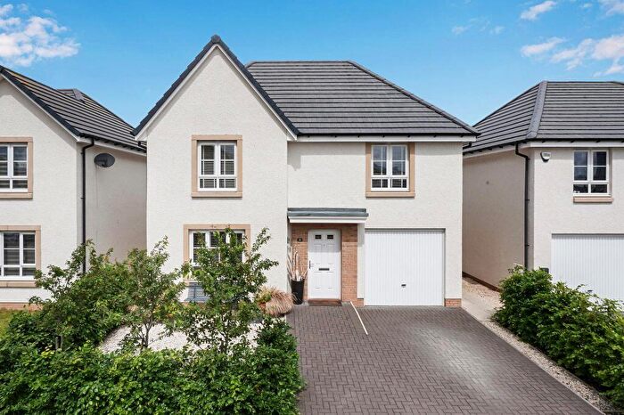 4 Bedroom Detached House For Sale In Charles Wilson Avenue, Bilston, EH25