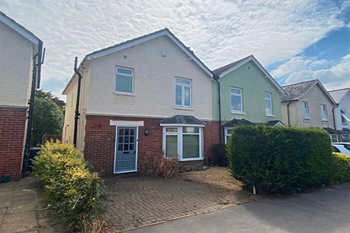 3 Bedroom Semi Detached House To Rent In Noreuil Road, Petersfield, GU32