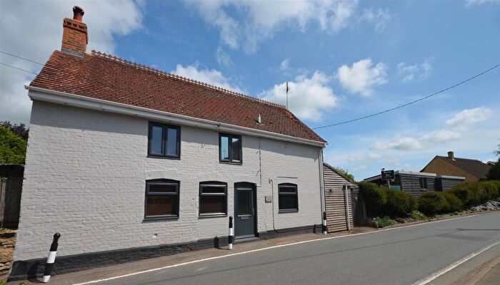 2 Bedroom Detached House For Sale In Glue Hill, Sturminster Newton, DT10