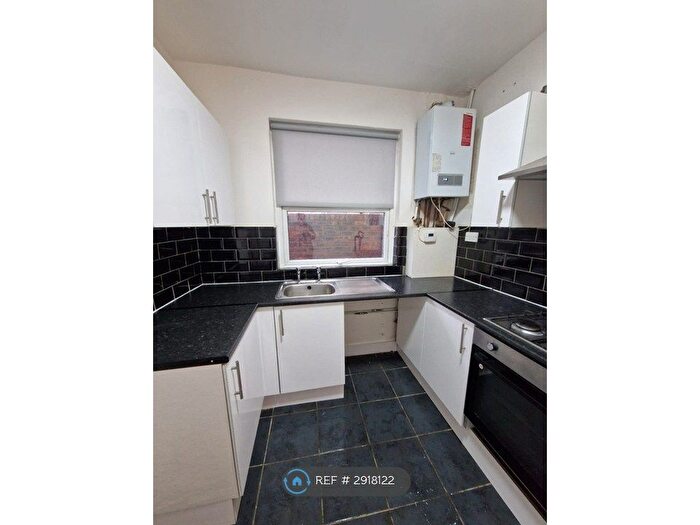 4 Bedroom Terraced House To Rent In Vittoria Street, Birkenhead, CH41