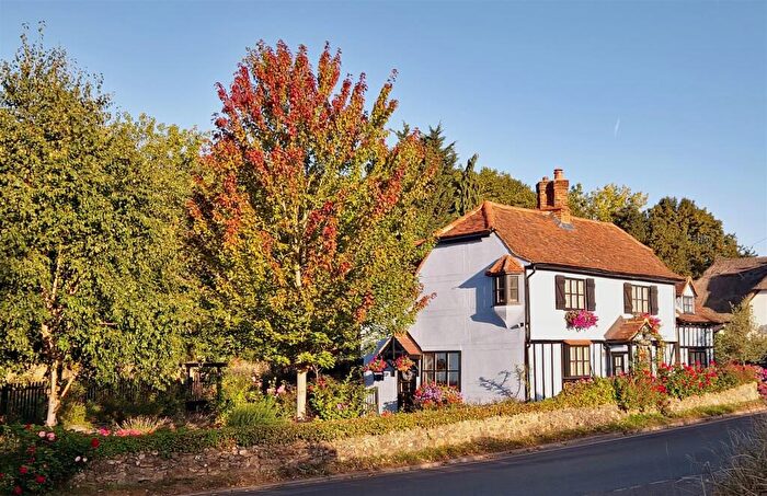 4 Bedroom Detached House For Sale In Hobbs Cross, Threshers Bush, CM17