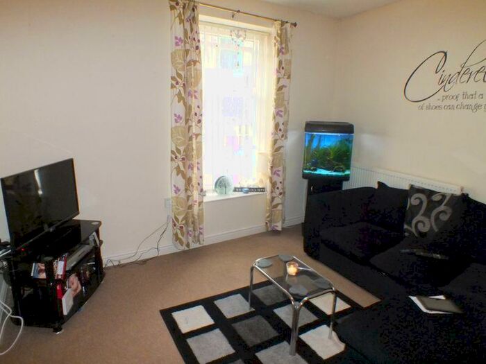 2 Bedroom Flat To Rent In Broad Street, Blaenavon, NP4