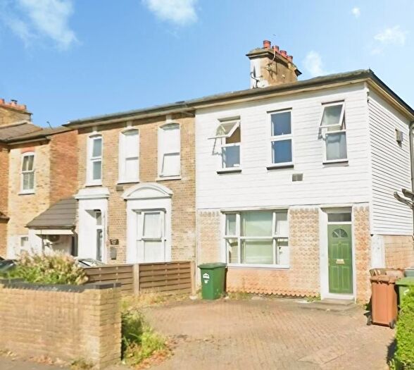 4 Bedroom Semi-Detached House To Rent In Ashford, Null, TW15