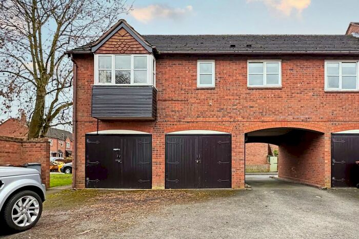 2 Bedroom Coach House For Sale In Thistlewood Grove, Chadwick End, B93