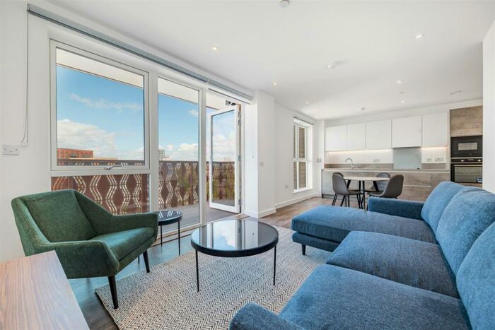 2 Bedroom Apartment To Rent In Bedroom Th Floor Apartment In Fresh Wharf, IG11