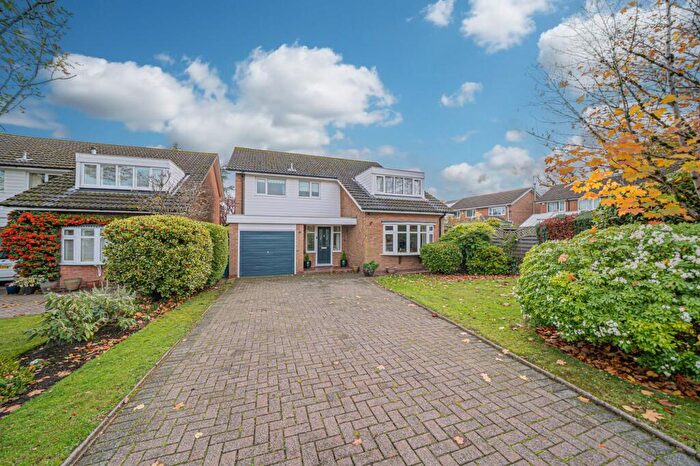 4 Bedroom Detached House For Sale In Hallcroft Way, Knowle, B93