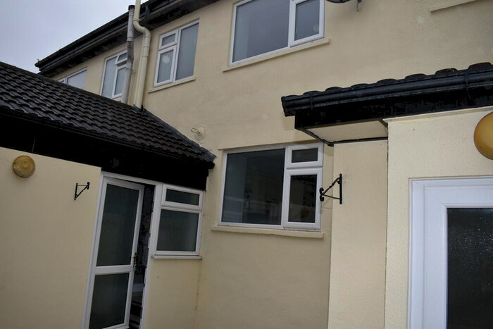 3 Bedroom Apartment To Rent In Flat, High Street, BS22