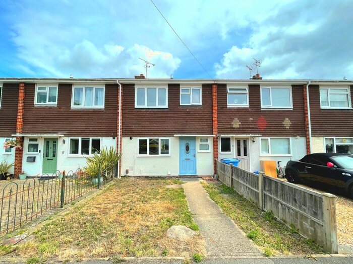 3 Bedroom Terraced House To Rent In Millbridge Road, Yateley, Surrey, GU46