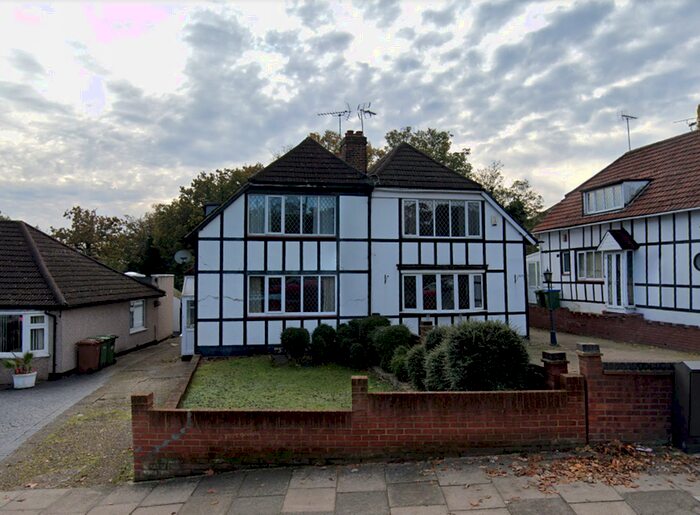 3 Bedroom Semi-Detached House To Rent In Erith Road, Belvedere, DA17