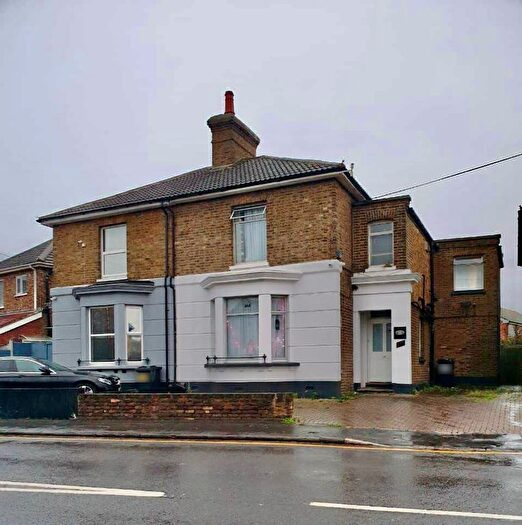 6 Bedroom Semi Detached House For Sale In High Street, Harlington, UB3