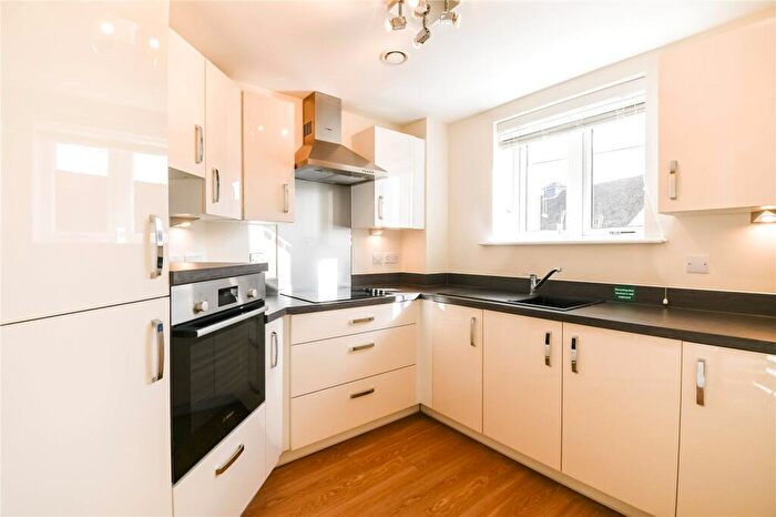1 Bedroom Apartment For Sale In The Moors, Thatcham, Berkshire, RG19
