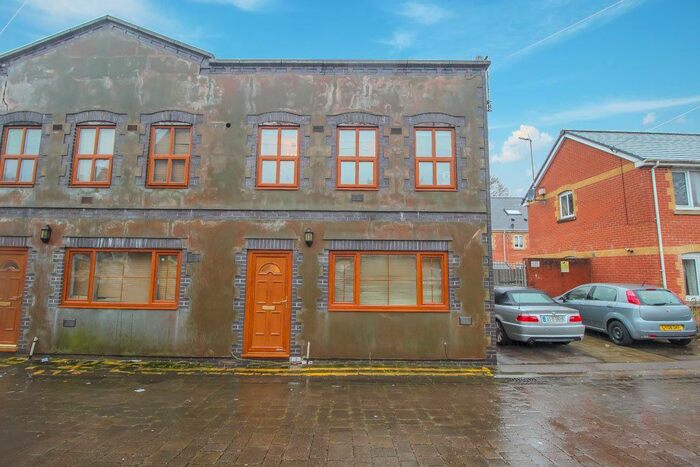 1 Bedroom End Of Terrace House To Rent In Kames Place, Adamsdown, Cardiff, CF24