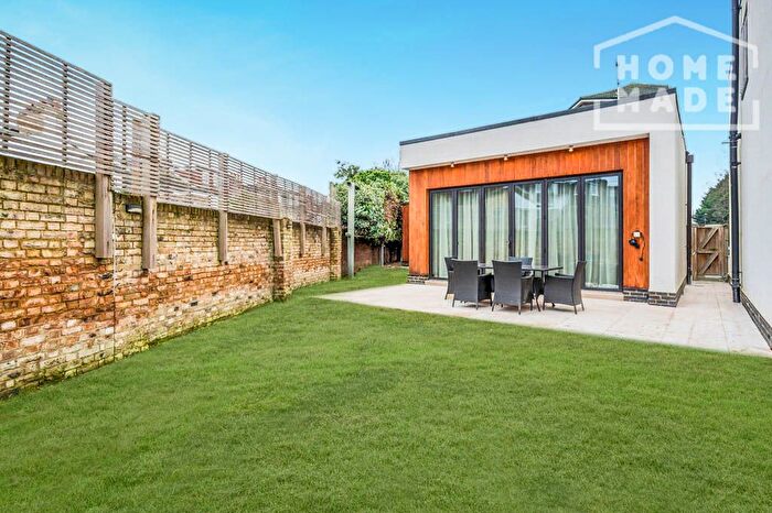 2 Bedroom Flat To Rent In Kew Bridge Court, London, W4