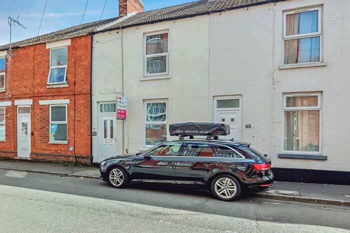 2 Bedroom Terraced House For Sale In Havelock Street, Kettering, NN16