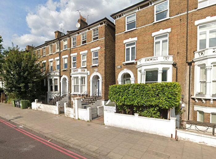 1 Bedroom Flat To Rent In South Lambeth Road, Stockwell, SW8