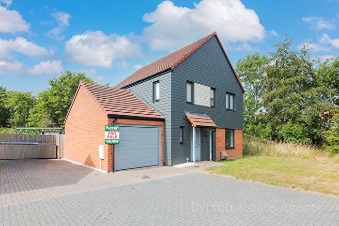 4 Bedroom Detached House For Sale In Wainscot Drive, Bradwell, Great Yarmouth, NR31