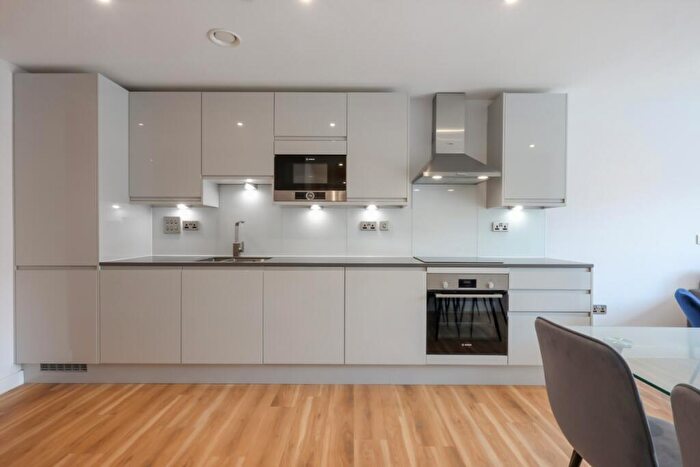 2 Bedroom Flat To Rent In Castle Park View, Castle Street, Bristol, BS2