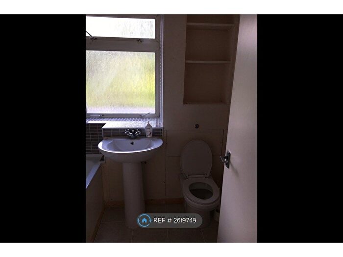 1 Bedroom Flat To Rent In St. Awdrys Road, Barking, IG11