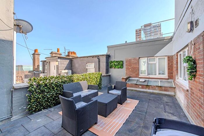 2 Bedroom Apartment To Rent In Penthouse, Clarence Square, Brighton, BN1