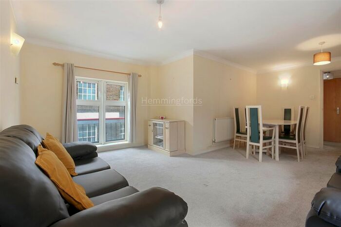 3 Bedroom Flat To Rent In Leeds Court, St. John Street, EC1V
