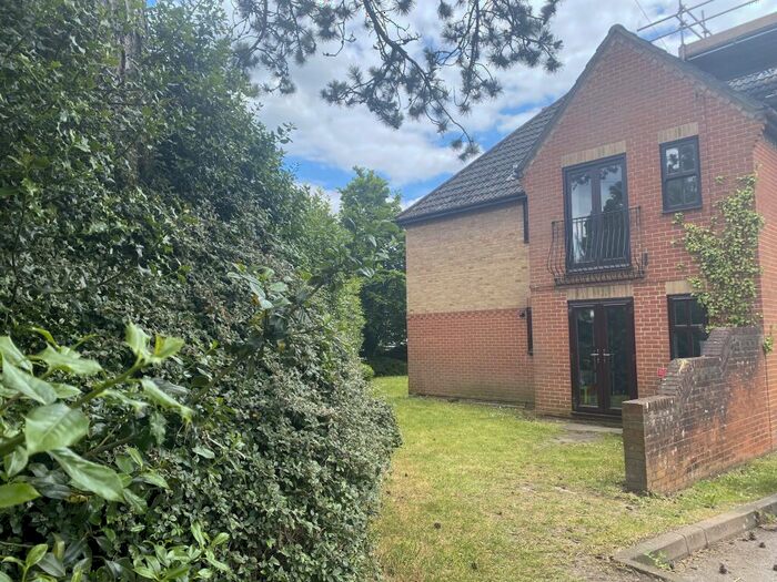 2 Bedroom Apartment To Rent In Westridge Road, Portswood, Southampton, SO17