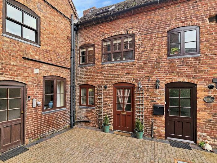 2 Bedroom Cottage For Sale In Severn Side South, Bewdley, Worcestershire, DY12
