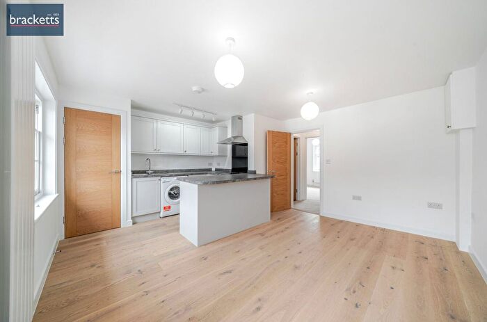 1 Bedroom Flat To Rent In Kinnings Row, Tonbridge, TN9