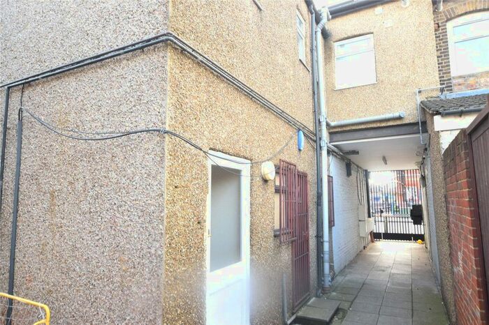 1 Bedroom Flat To Rent In High Road, Chadwell Heath, Romford, Essex, RM6