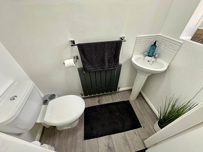 3 Bedroom End Of Terrace House For Sale In Harris Road, Armthorpe, Doncaster, DN3