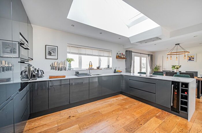 4 Bedroom Detached Bungalow For Sale In Nash Gardens, Dawlish, Devon, EX7