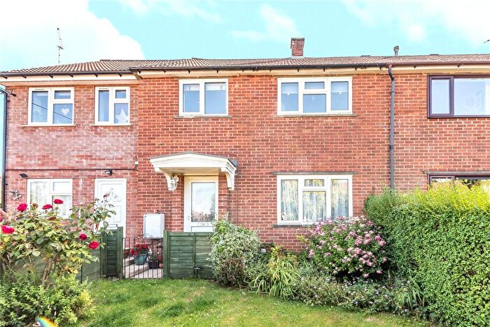 2 Bedroom Maisonette To Rent In Windmill Fields, Four Marks, Alton, Hampshire, GU34