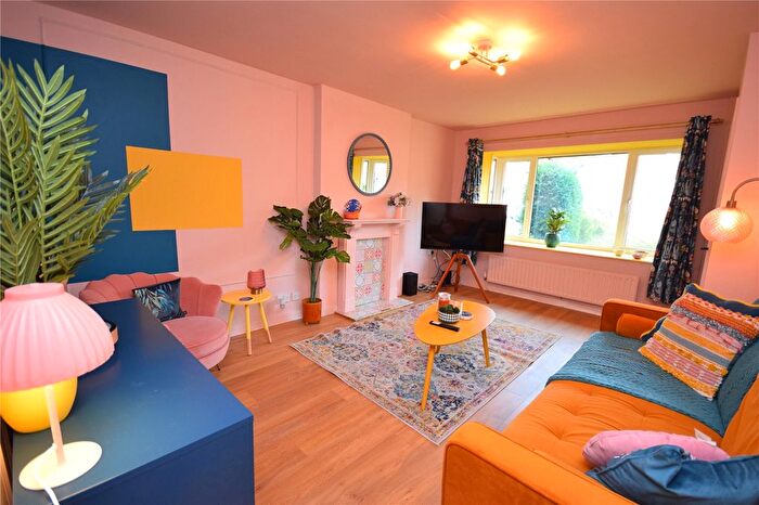 3 Bedroom Semi-Detached House To Rent In Haven View, Leeds, LS16