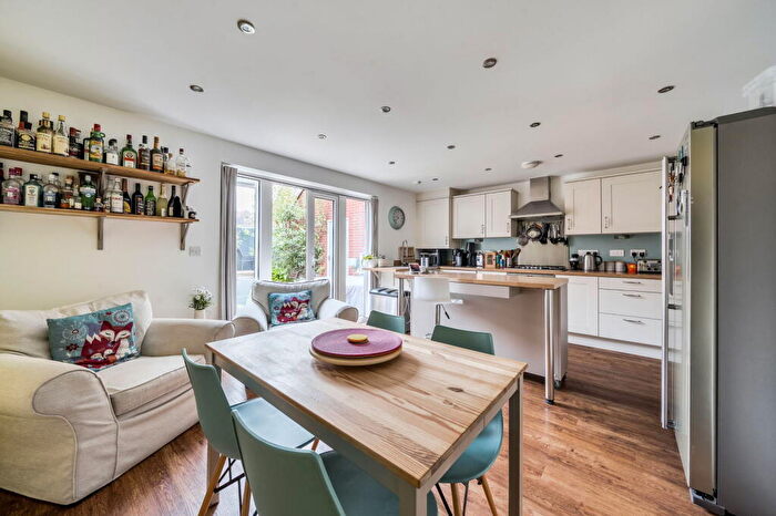 4 Bedroom Detached House For Sale In Lords Way, Andover, SP11