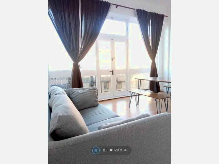 1 Bedroom Flat To Rent In Bow Quarter, London E3