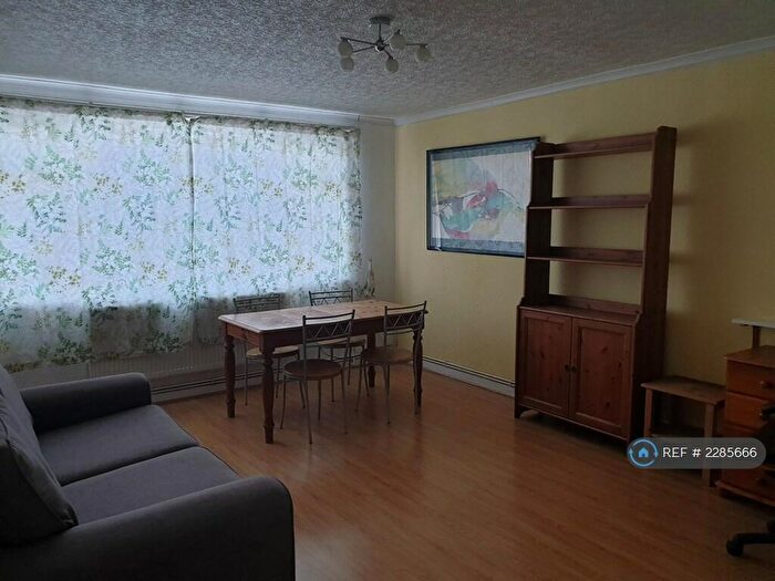 2 Bedroom Flat To Rent In Leytonstone, London, E11