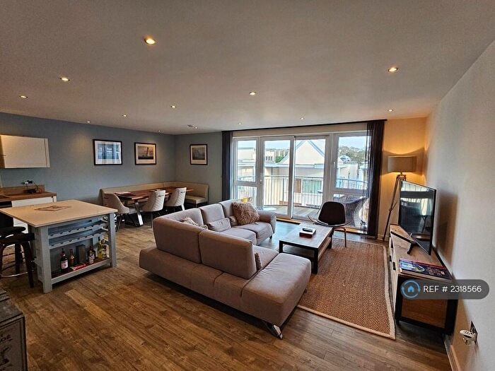 2 Bedroom Flat To Rent In Lymington Shores, Lymington, SO41