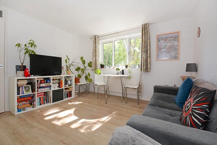 1 Bedroom Apartment To Rent In Ann Moss Way, London, SE16