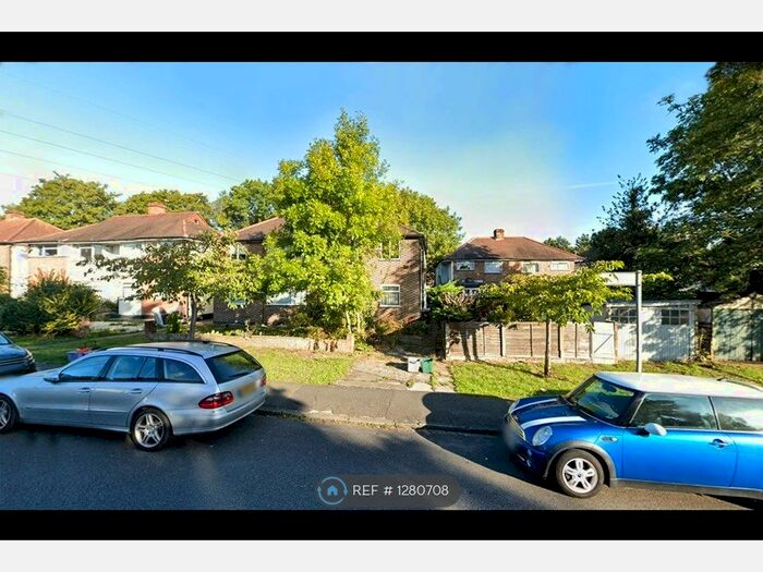 2 Bedroom Maisonette To Rent In Windsor Avenue, London SW19